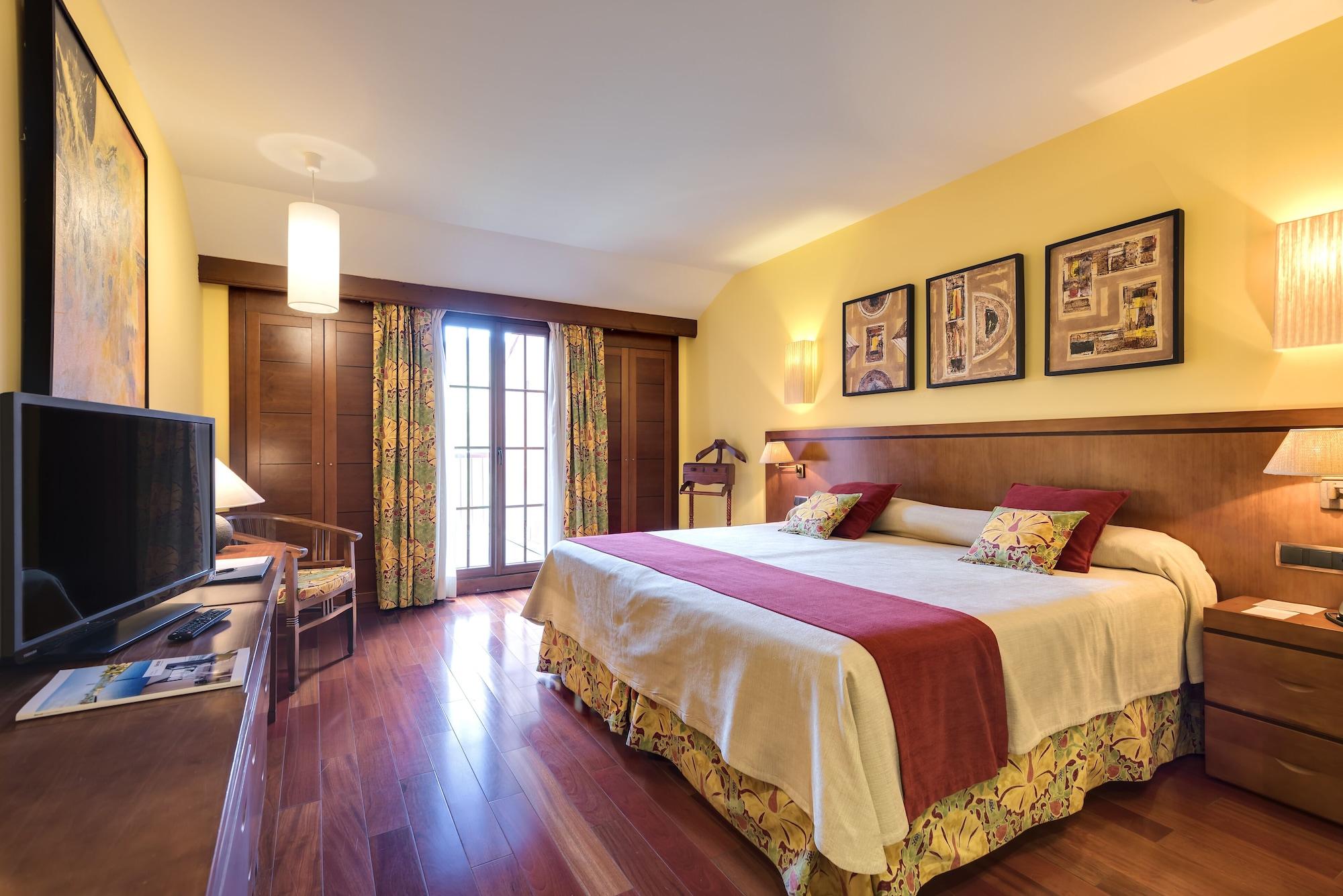 Hotel & Spa Monasterio De Boltaña Екстериор снимка A room at the Hotel El Prado