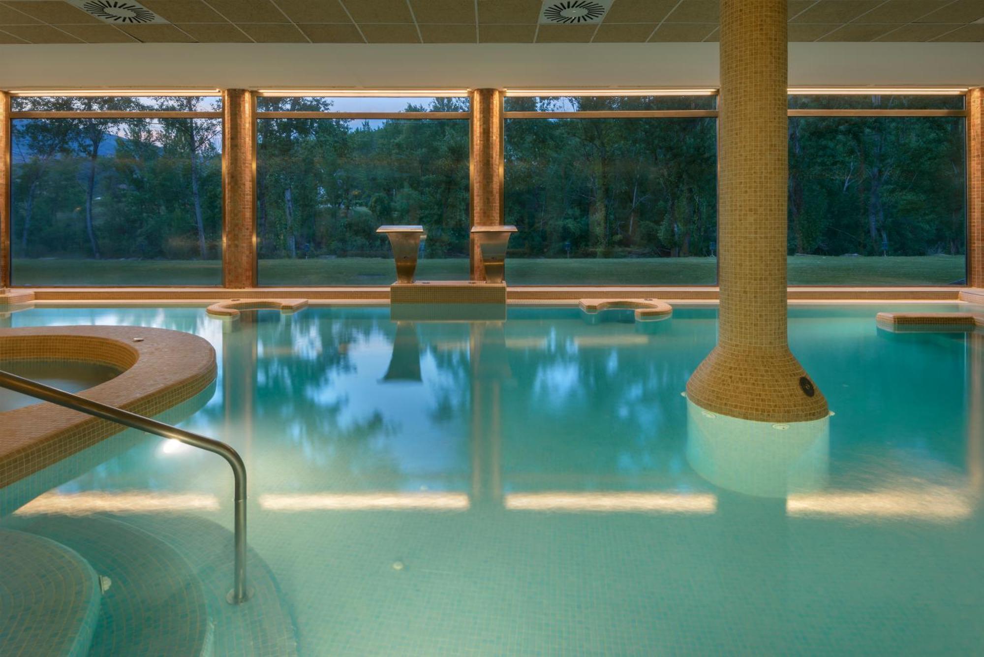 Hotel & Spa Monasterio De Boltaña Екстериор снимка The swimming pool