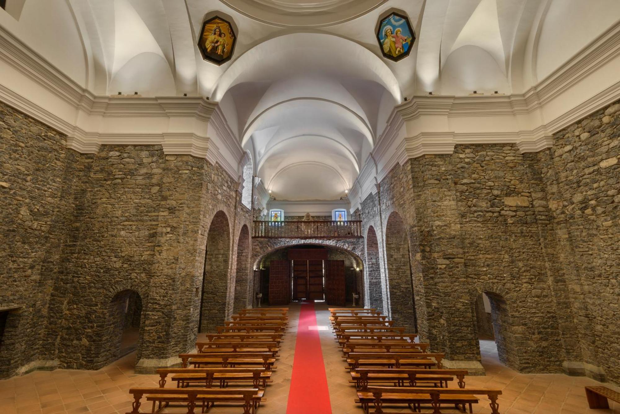 Hotel & Spa Monasterio De Boltaña Екстериор снимка Interior of the church