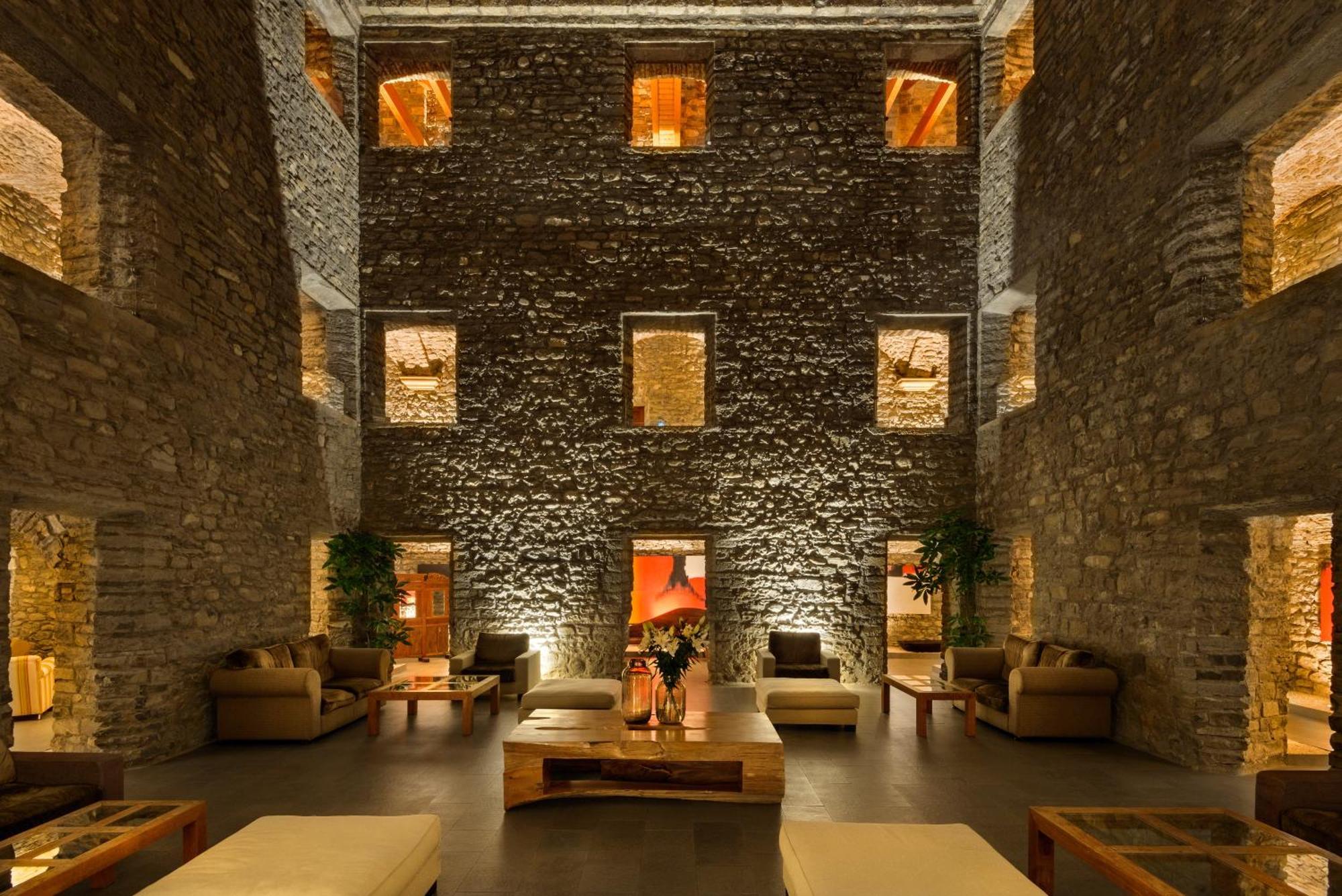 Hotel & Spa Monasterio De Boltaña Екстериор снимка The lobby of the hotel