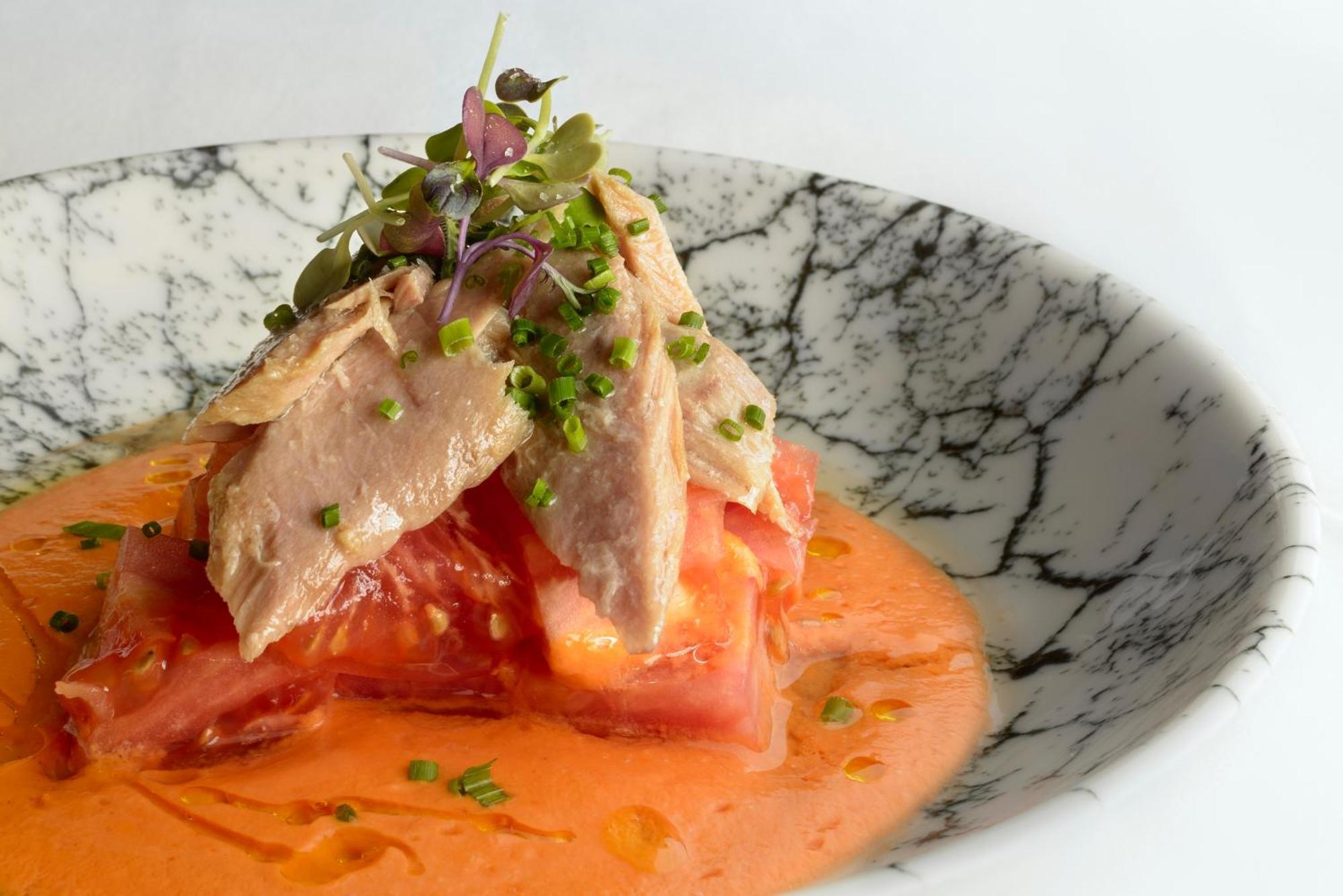 Hotel & Spa Monasterio De Boltaña Екстериор снимка Tuna and tomato salad