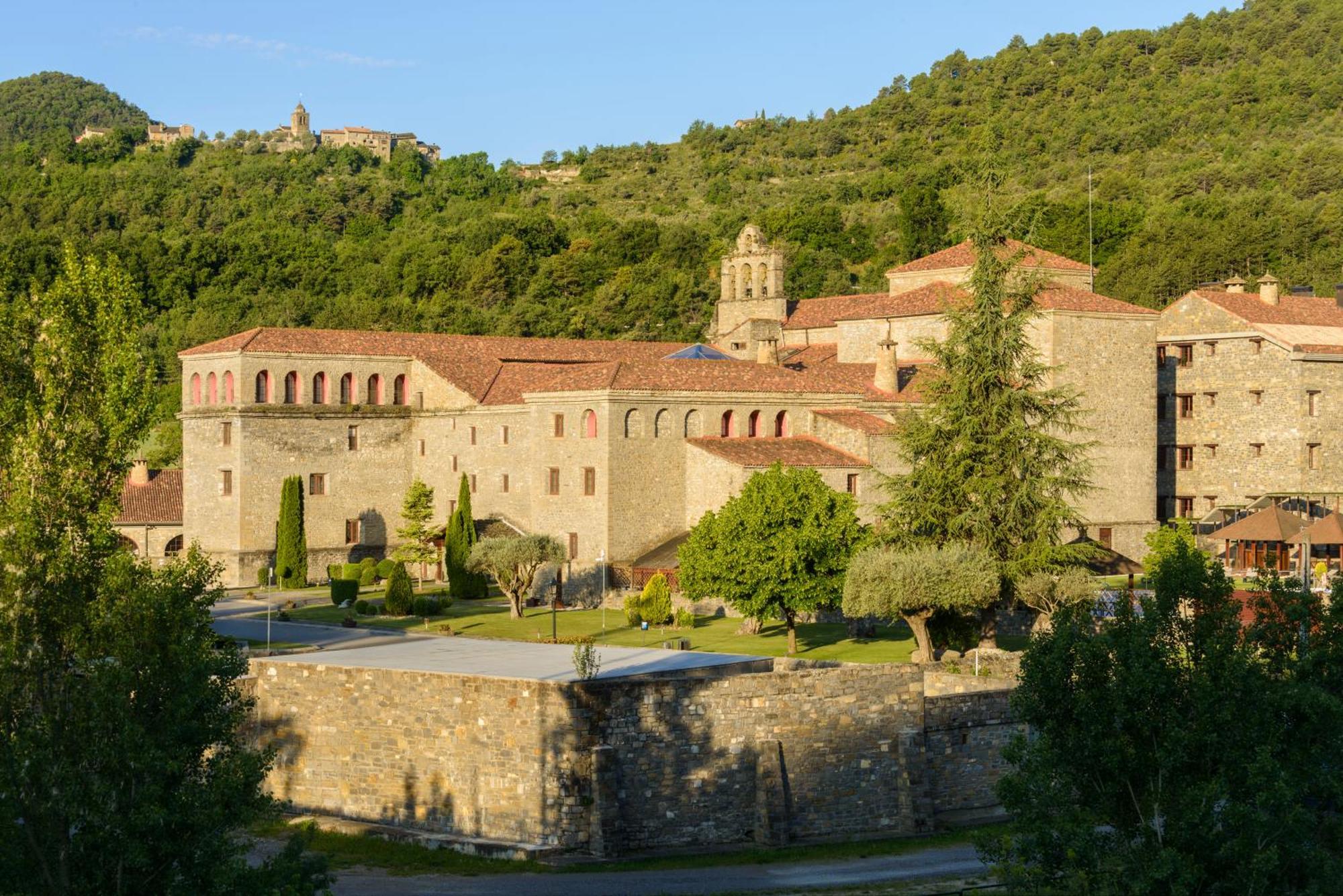 Hotel & Spa Monasterio De Boltaña Екстериор снимка The abbey in 2016