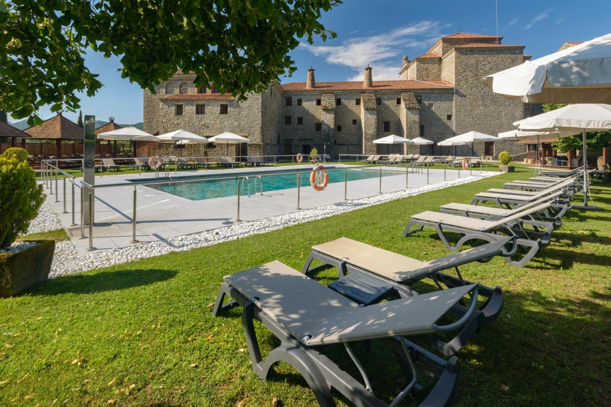 Hotel & Spa Monasterio De Boltaña Екстериор снимка The swimming pool at the hotel