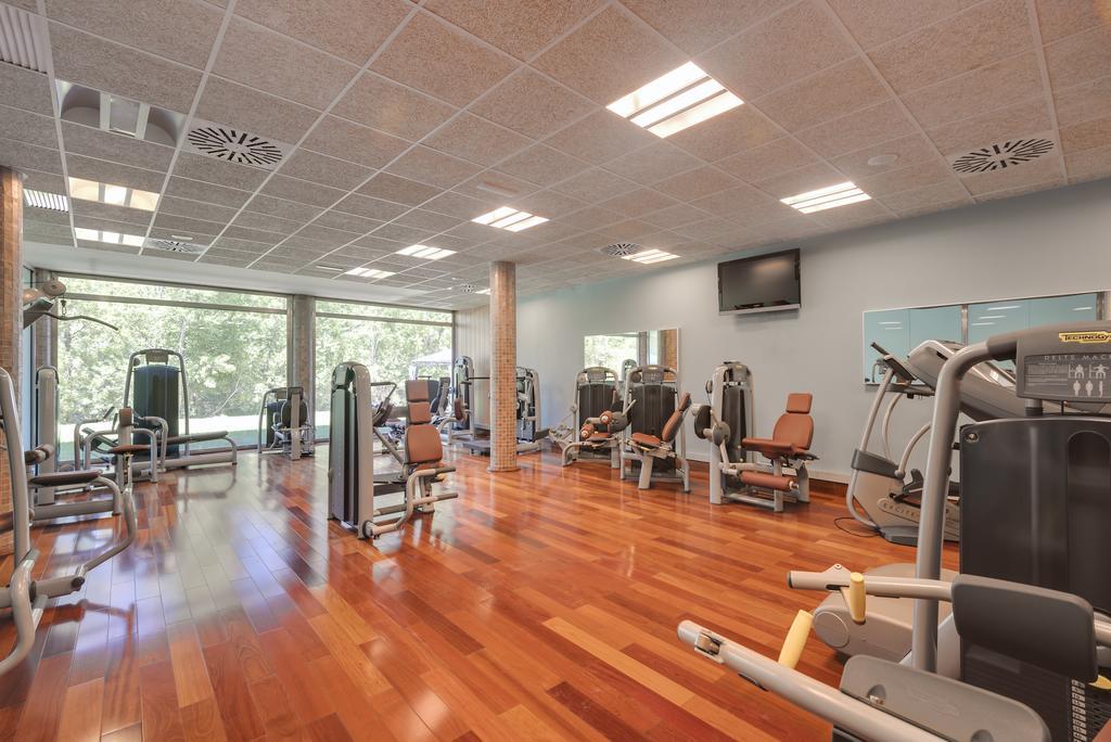 Hotel & Spa Monasterio De Boltaña Екстериор снимка The gym at the hotel